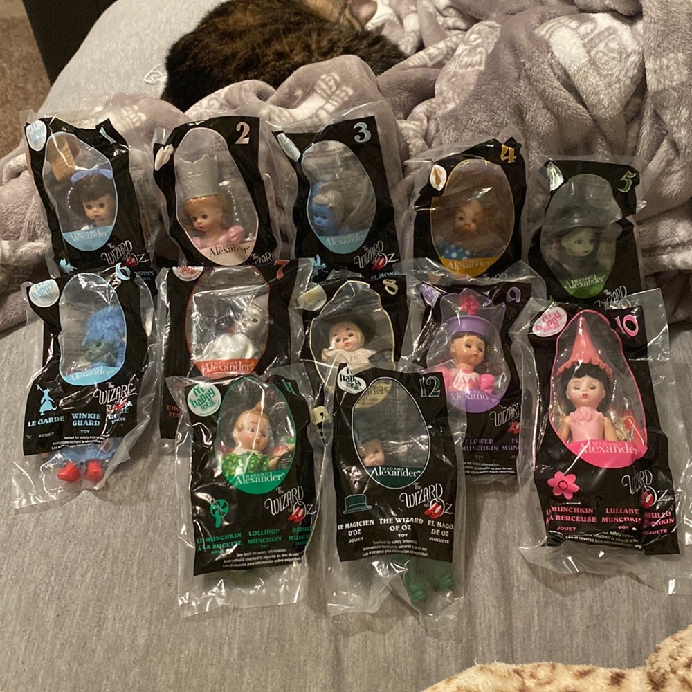 Complete set Madame Alexander Wizard of Oz McD’s Toys